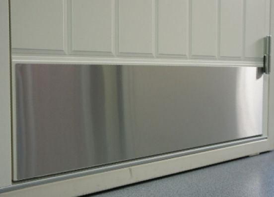 Отбойная пластина из нержавеющей стали 690х200